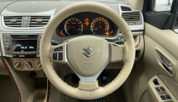 2015 Maruti Ertiga ZXI, Petrol, Manual, 76,092 km, Steering Wheel Close Up