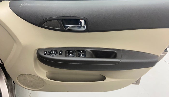 2013 Hyundai i20 SPORTZ 1.4 CRDI, Diesel, Manual, 65,221 km, Driver Side Door Panels Control