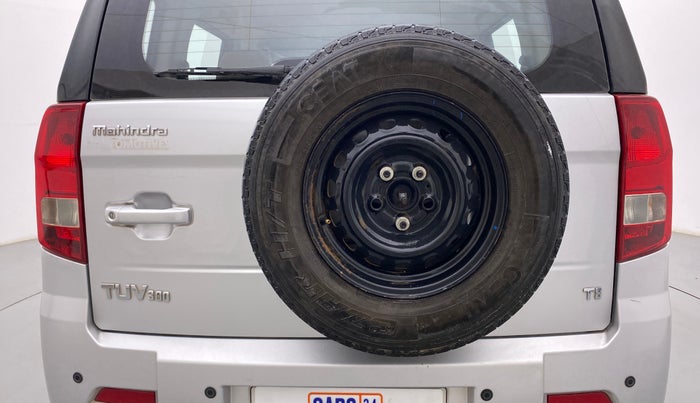 2017 Mahindra TUV300 T8, Diesel, Manual, 30,866 km, Spare Tyre