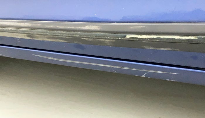 2019 Maruti Baleno ZETA PETROL 1.2, Petrol, Manual, 40,825 km, Left running board - Minor scratches
