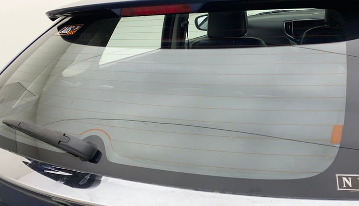 2019 Maruti Baleno ZETA PETROL 1.2, Petrol, Manual, 40,825 km, Rear windshield - Minor spot on windshield