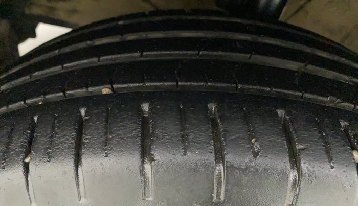 2019 Maruti Baleno ZETA PETROL 1.2, Petrol, Manual, 40,825 km, Left Front Tyre Tread