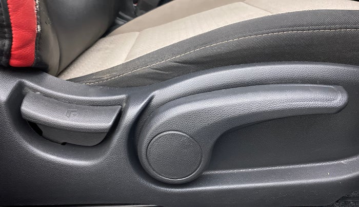 2017 Hyundai Elite i20 ASTA 1.2, Petrol, Manual, 38,240 km, Driver Side Adjustment Panel