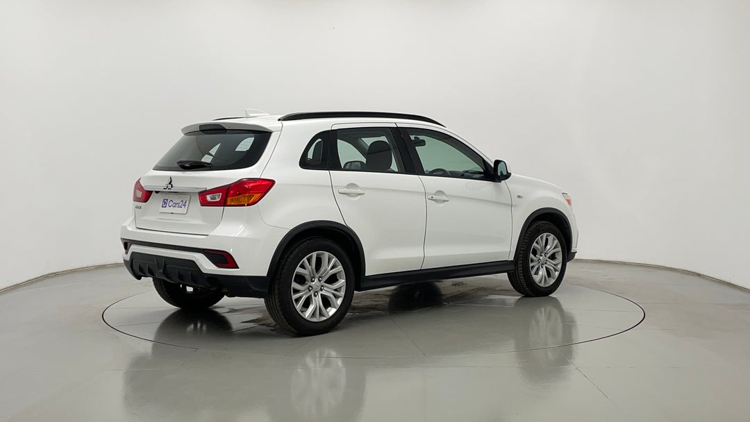 Right Back Diagonal (45- Degree) View