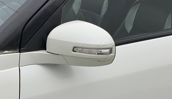 2016 Maruti Swift VXI O, Petrol, Manual, 98,250 km, Left rear-view mirror - Minor scratches