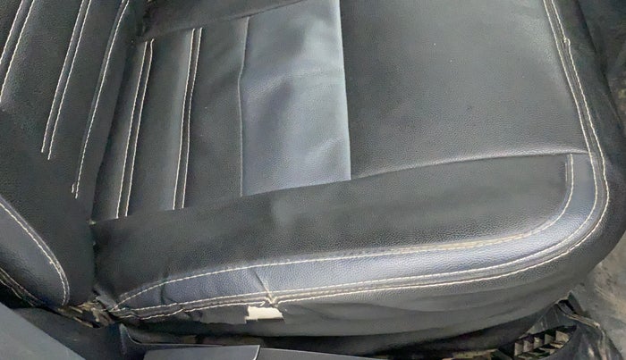 2019 Mahindra KUV 100 NXT K2 P 6 STR, Petrol, Manual, 79,986 km, Driver seat - Cover slightly torn