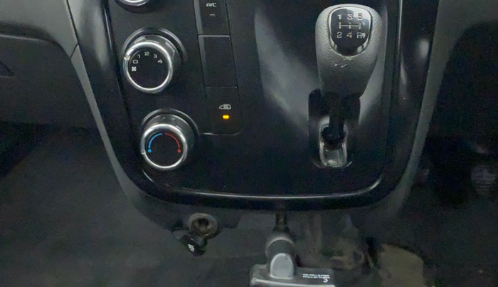 2019 Mahindra KUV 100 NXT K2 P 6 STR, Petrol, Manual, 79,986 km, Gear Lever