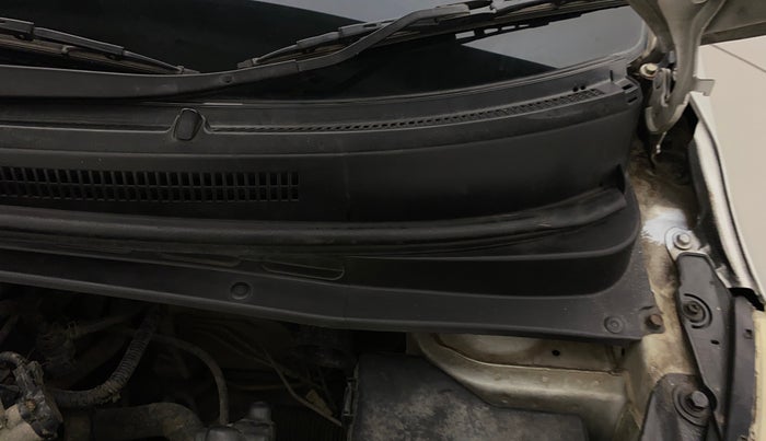 2014 Hyundai i10 MAGNA 1.1, Petrol, Manual, 37,532 km, Bonnet (hood) - Cowl vent panel has minor damage