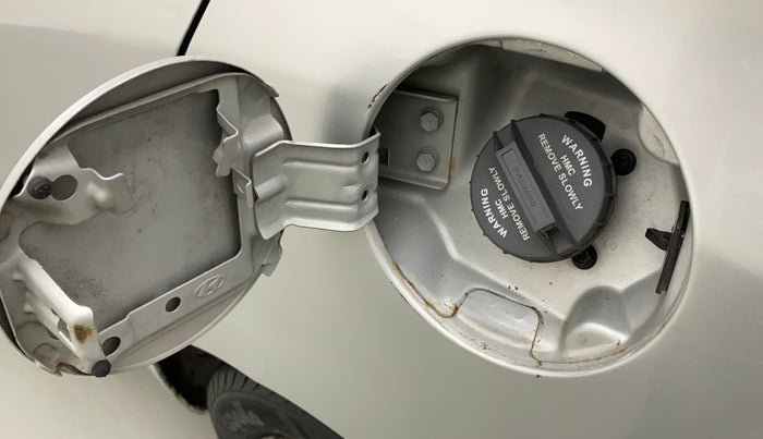 2017 Hyundai Eon ERA +, Petrol, Manual, 52,120 km, Left quarter panel - Fuel lid lock has slight discoloration