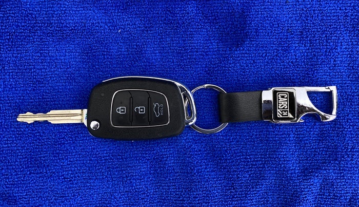 2017 Hyundai Xcent S 1.2, Petrol, Manual, 17,129 km, Key Close Up