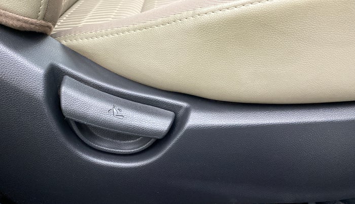 2017 Hyundai Xcent S 1.2, Petrol, Manual, 17,129 km, Driver Side Adjustment Panel