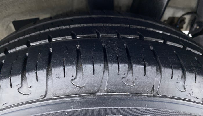 2017 Hyundai Xcent S 1.2, Petrol, Manual, 17,129 km, Left Rear Tyre Tread