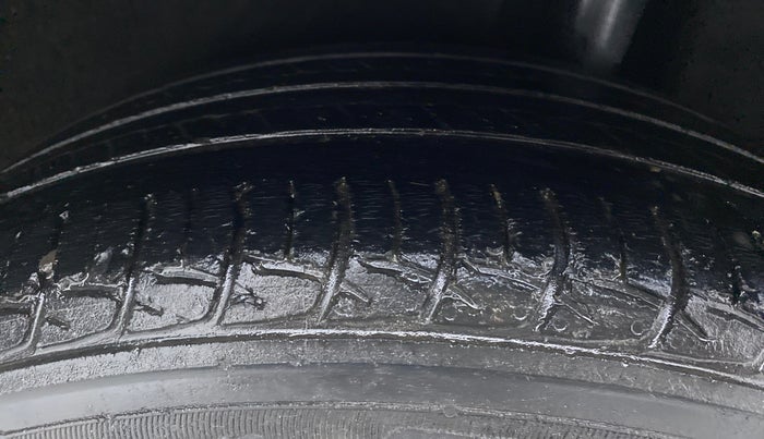 2016 Maruti Baleno DELTA PETROL 1.2, Petrol, Manual, 68,242 km, Left Rear Tyre Tread