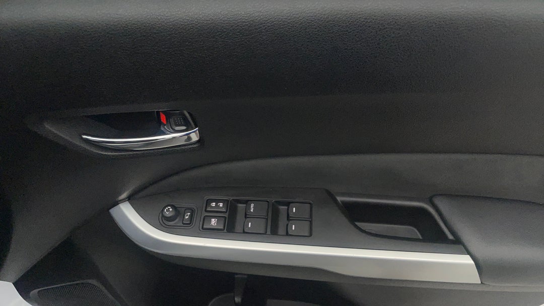 2017 Suzuki Vitara S Turbo (2WD), Automatic, 73893 km, Drivers Side Door Panel Controls