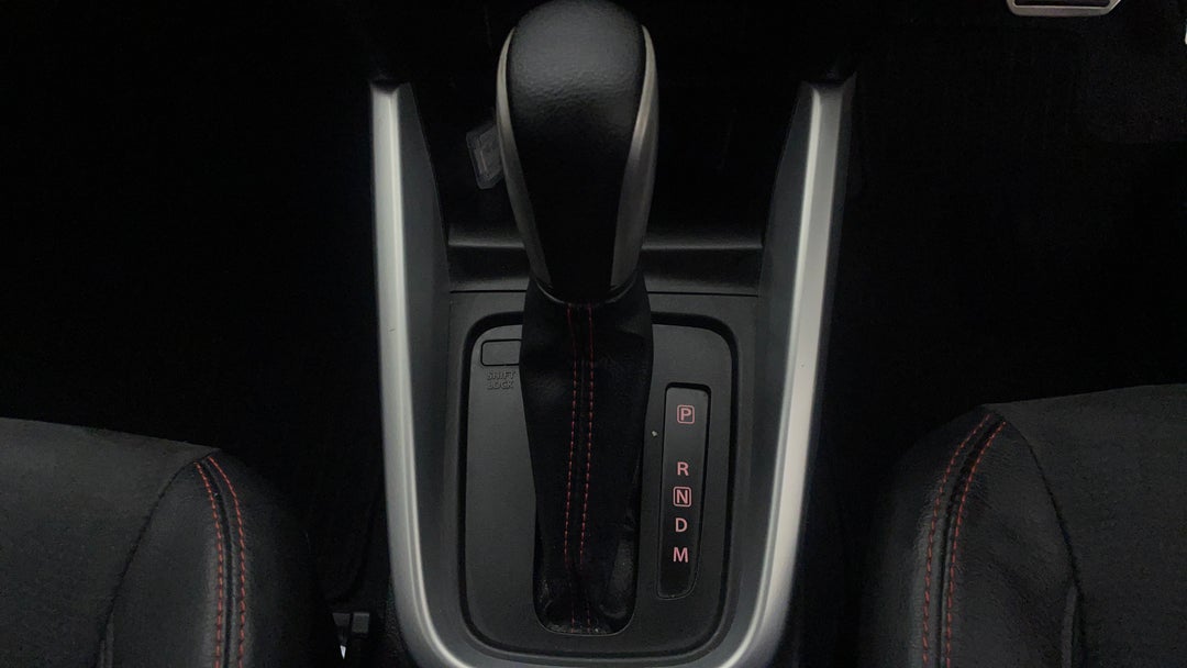 2017 Suzuki Vitara S Turbo (2WD), Automatic, 73893 km, Gear Lever 