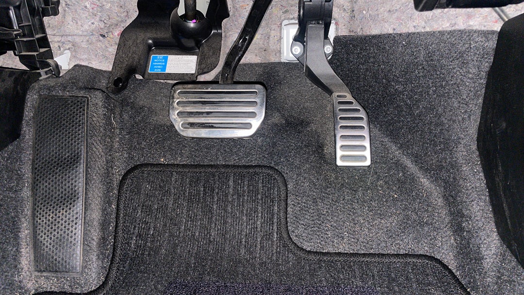 2017 Suzuki Vitara S Turbo (2WD), Automatic, 73893 km, Pedals and Footmat