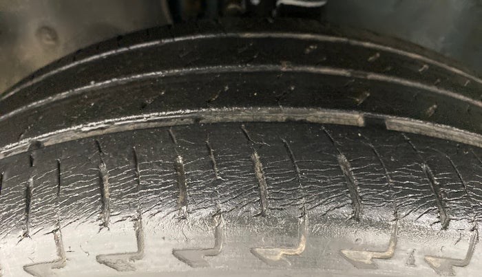 2017 Maruti IGNIS DELTA 1.2 K12, Petrol, Manual, 30,445 km, Left Front Tyre Tread