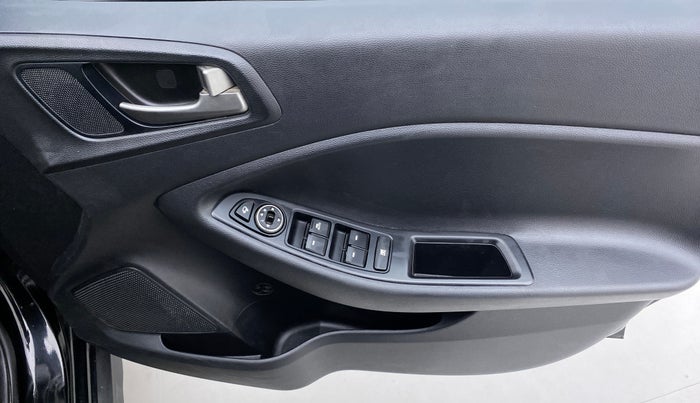 2017 Hyundai i20 Active 1.2 SX, Petrol, Manual, 61,721 km, Driver Side Door Panels Control