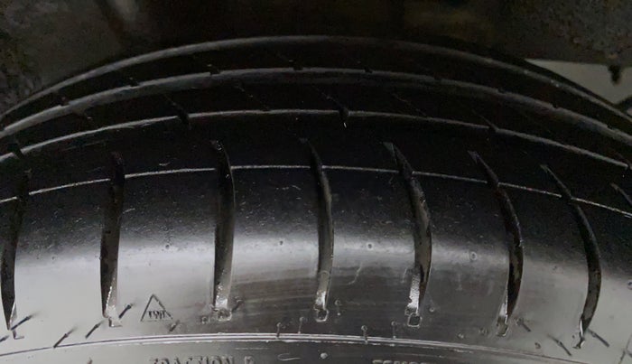 2014 Hyundai Grand i10 SPORTZ 1.2 KAPPA VTVT, Petrol, Manual, 38,509 km, Left Front Tyre Tread