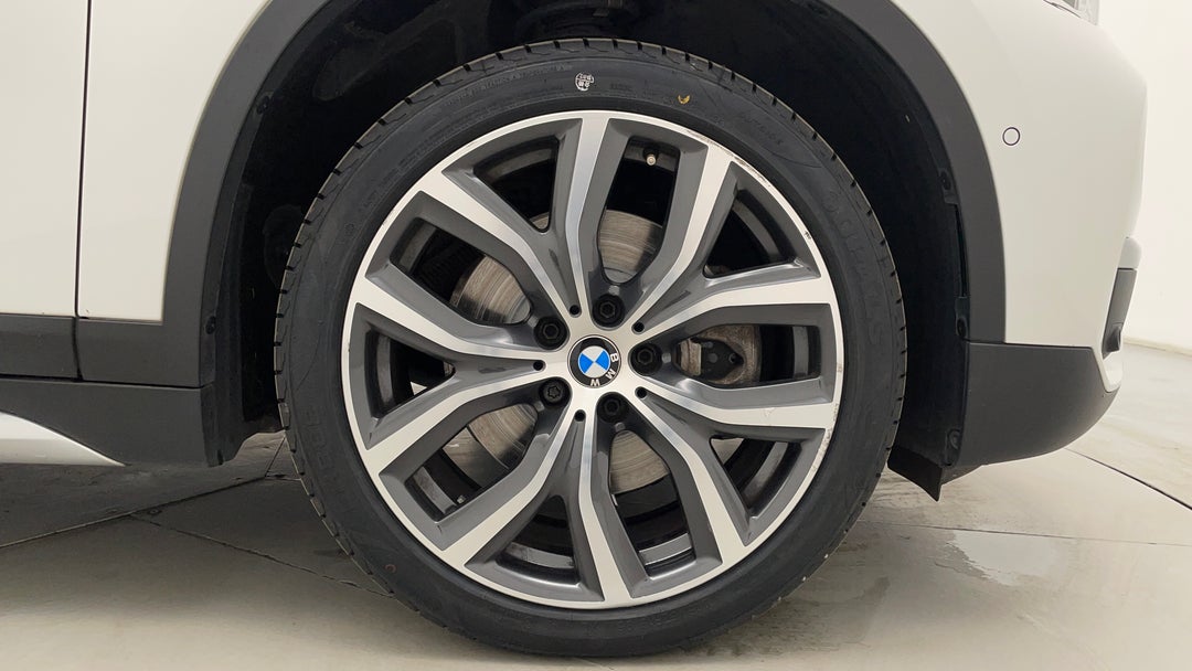 2017 BMW X1 Xdrive 25i, Automatic, 79734 km, Right Front Wheel