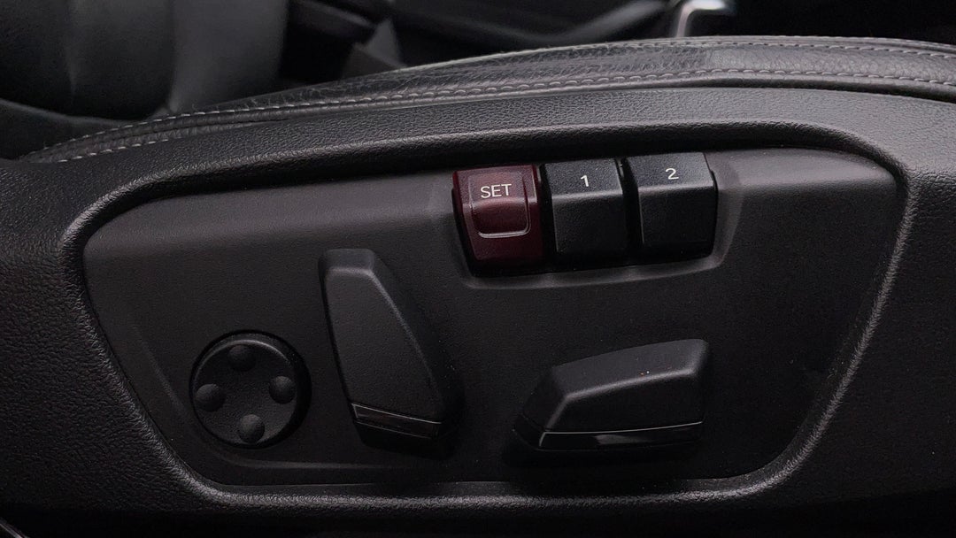 2017 BMW X1 Xdrive 25i, Automatic, 79734 km, Drivers Side Adjustment Panel