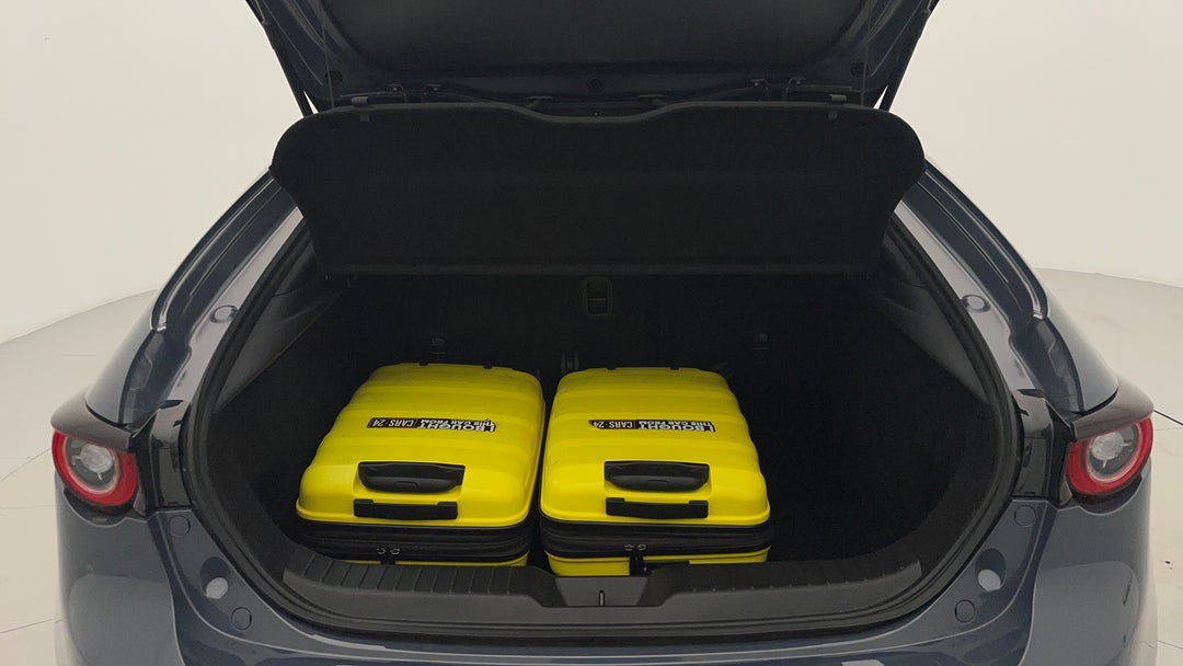 2024 Mazda Mazda3 G25 Evolve Sp, Automatic, 19900 km, Boot Inside View with Luggage