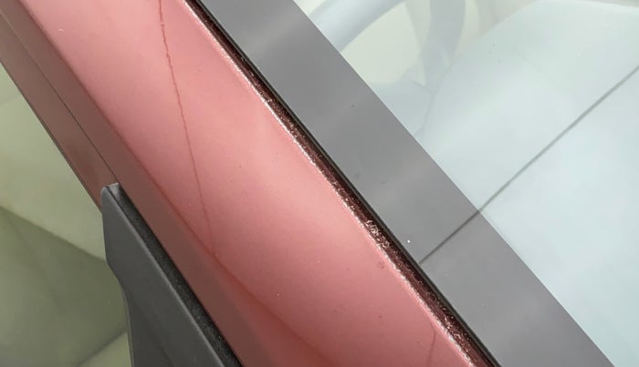 2017 Honda Amaze 1.2L I-VTEC S, Petrol, Manual, 79,311 km, Right A pillar - Paint is slightly faded