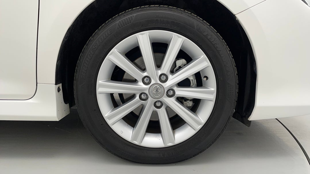 2017 Toyota Aurion At-x, Automatic, 64946 km, Right Front Wheel