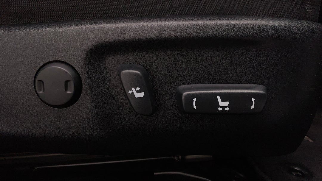 2017 Toyota Aurion At-x, Automatic, 64946 km, Drivers Side Adjustment Panel