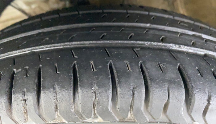 2018 Maruti Swift VXI, Petrol, Manual, 19,972 km, Left Front Tyre Tread
