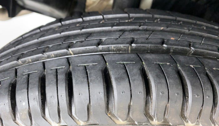 2018 Maruti Swift VXI, Petrol, Manual, 19,972 km, Right Rear Tyre Tread