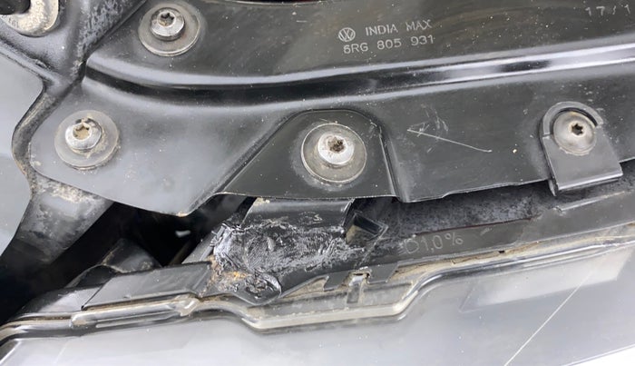 2014 Volkswagen Vento HIGHLINE 1.2 TSI AT, Petrol, Automatic, 76,696 km, Left headlight - Clamp has minor damage