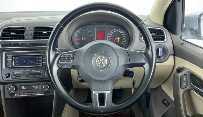 2014 Volkswagen Vento HIGHLINE 1.2 TSI AT, Petrol, Automatic, 76,696 km, Steering Wheel Close Up