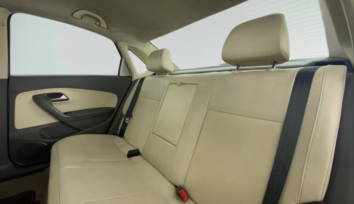 2014 Volkswagen Vento HIGHLINE 1.2 TSI AT, Petrol, Automatic, 76,696 km, Right Side Rear Door Cabin
