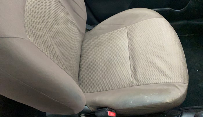 2012 Renault Pulse RXL DIESEL, Diesel, Manual, 96,796 km, Front left seat (passenger seat) - Cover slightly stained