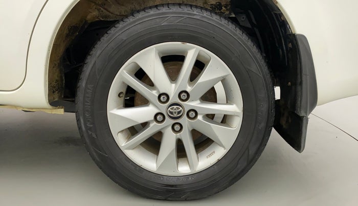 2017 Toyota Innova Crysta 2.4 VX 8 STR, Diesel, Manual, 84,840 km, Left Rear Wheel