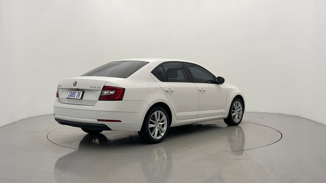 Right Back Diagonal (45- Degree) View