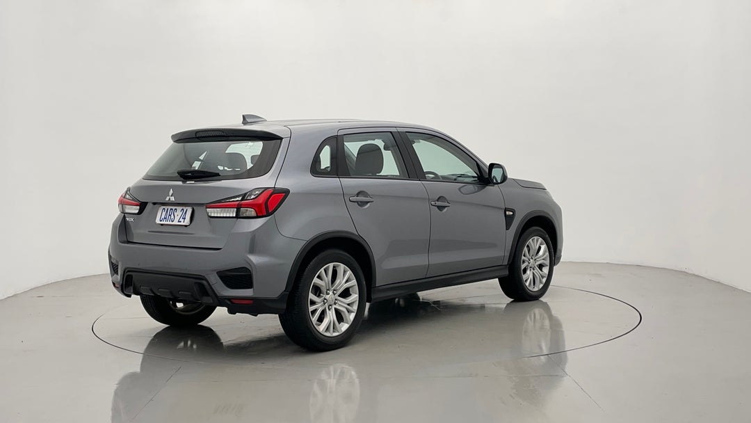 Right Back Diagonal (45- Degree) View