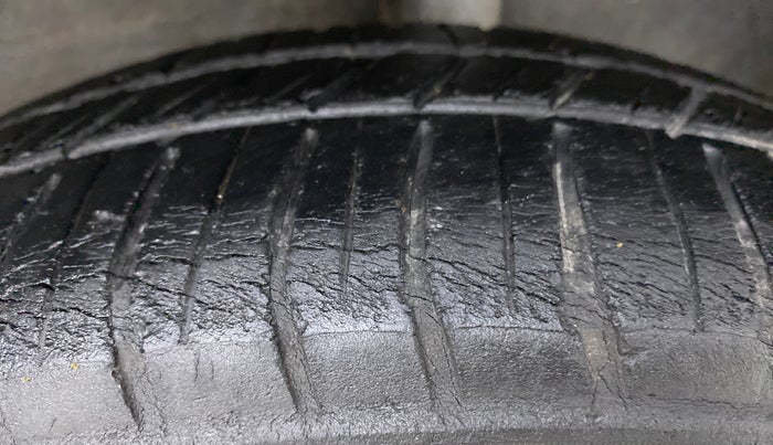 2016 Datsun Redi Go T (O), Petrol, Manual, 53,514 km, Left Rear Tyre Tread