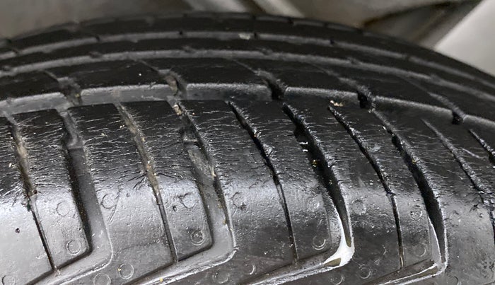 2016 Datsun Redi Go T (O), Petrol, Manual, 53,514 km, Right Rear Tyre Tread
