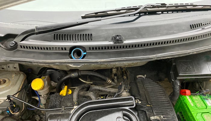 2016 Datsun Redi Go T (O), Petrol, Manual, 53,514 km, Bonnet (hood) - Cowl vent panel has minor damage