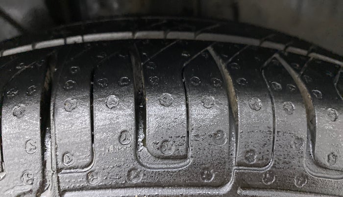 2016 Datsun Redi Go T (O), Petrol, Manual, 53,514 km, Right Front Tyre Tread