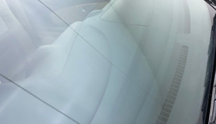 2013 Honda Amaze 1.2L I-VTEC VX, Petrol, Manual, 76,101 km, Front windshield - Minor spot on windshield