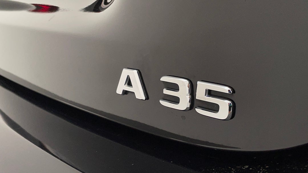 Badge (Boot Right Side)