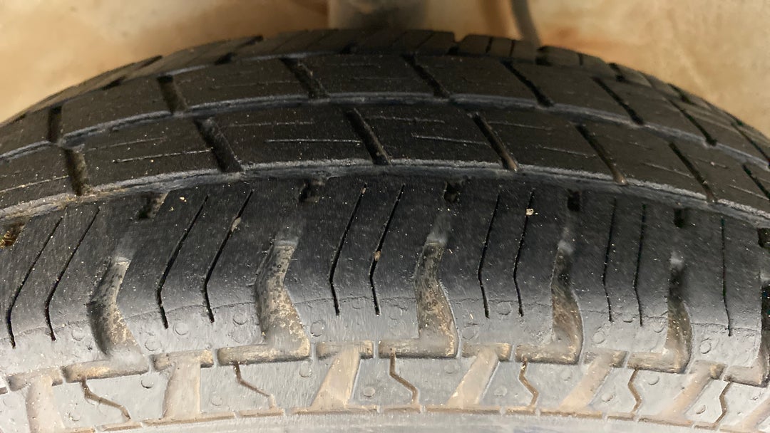 Left Front Tyre Tread