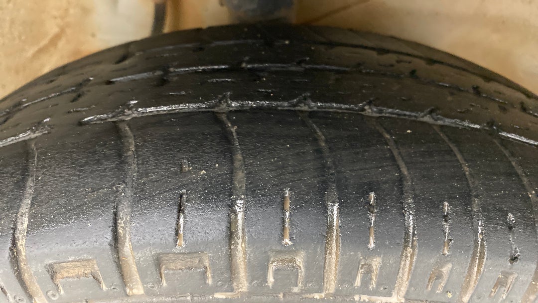 Right Front Tyre Tread