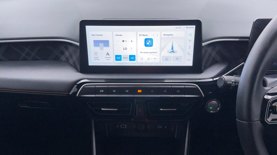 2024 MG Mg3 Hybrid+ Essence, Automatic, 21953 km, Center Console