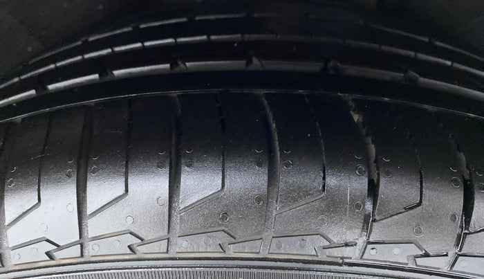 2016 Skoda Superb 1.8 TSI STYLE AT, Petrol, Automatic, 16,479 km, Left Rear Tyre Tread