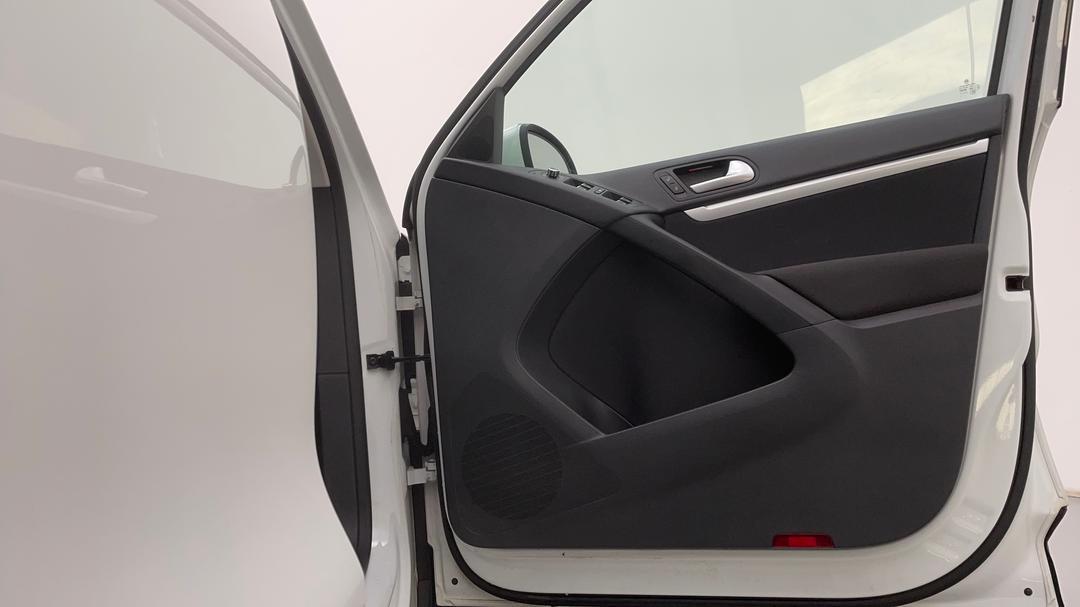 2015 Volkswagen Tiguan 132 Tsi (4x4), Automatic, 67665 km, Speaker View