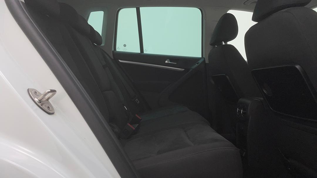 2015 Volkswagen Tiguan 132 Tsi (4x4), Automatic, 67665 km, Right Side Rear Door Cabin View